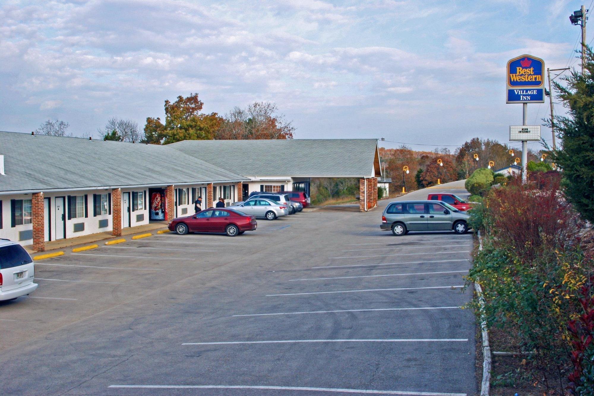 Village Inn Of Hardy מראה חיצוני תמונה