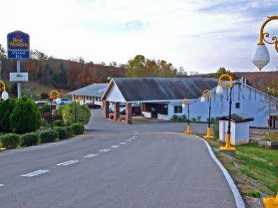 Village Inn Of Hardy מראה חיצוני תמונה